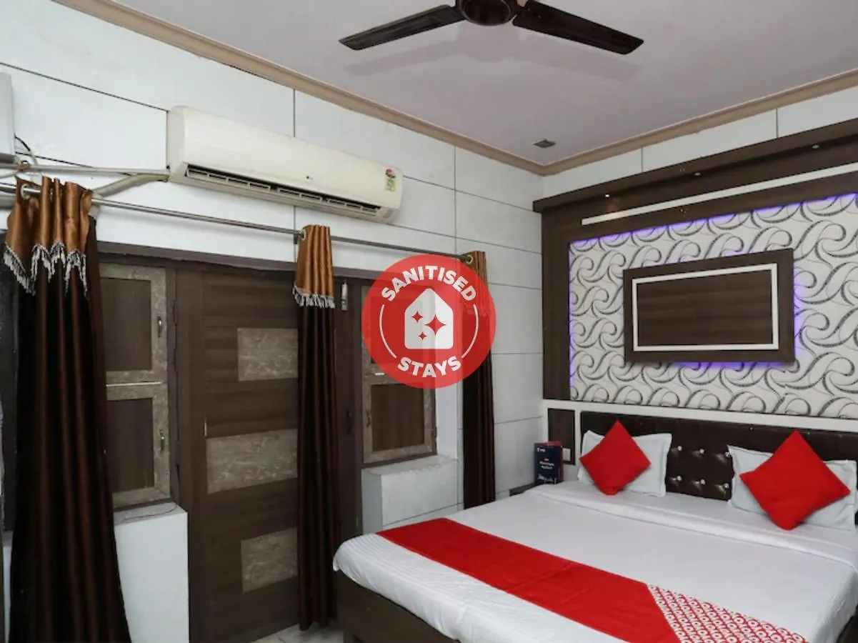 Oyo 29411 Hotel Vanshika Agra