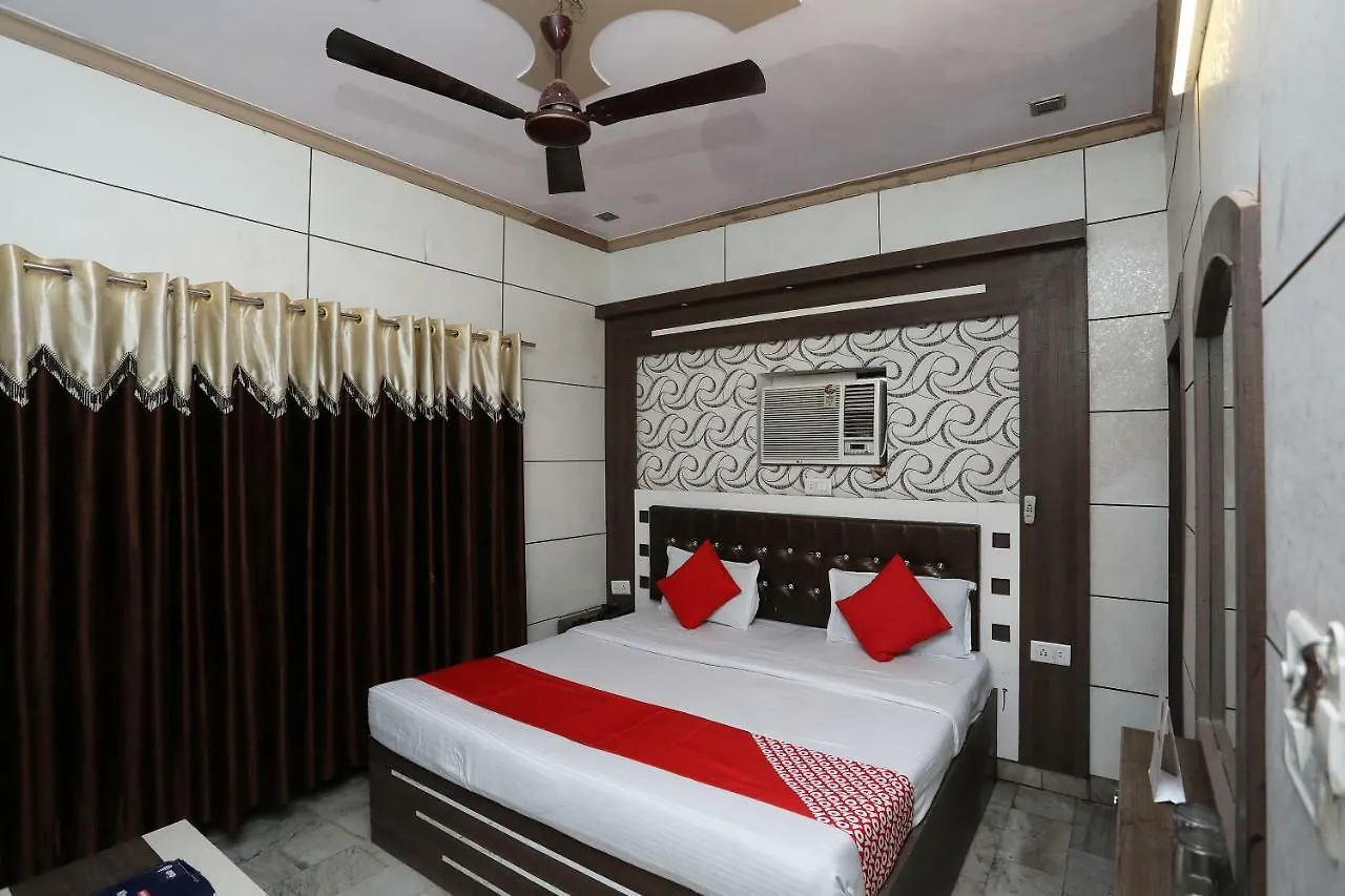 Oyo 29411 Hotel Vanshika Agra